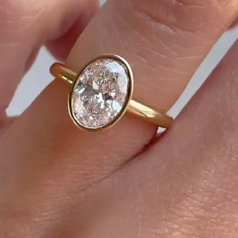 18kt 2ct Oval Cut Ring - Picture 3 of 11